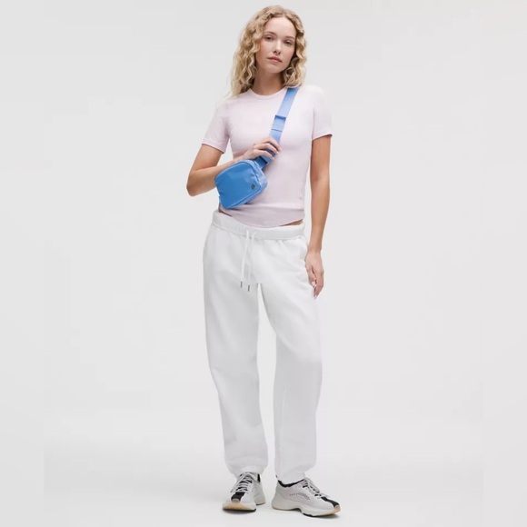 Lululemon Everywhere Belt Bag 1L- Pool Party - Picture 6 of 6